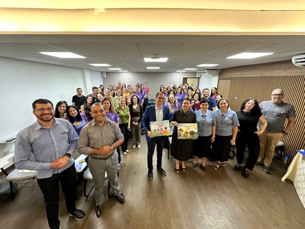 Damas Way: Formação Inicial com educadores bilíngues da Rede