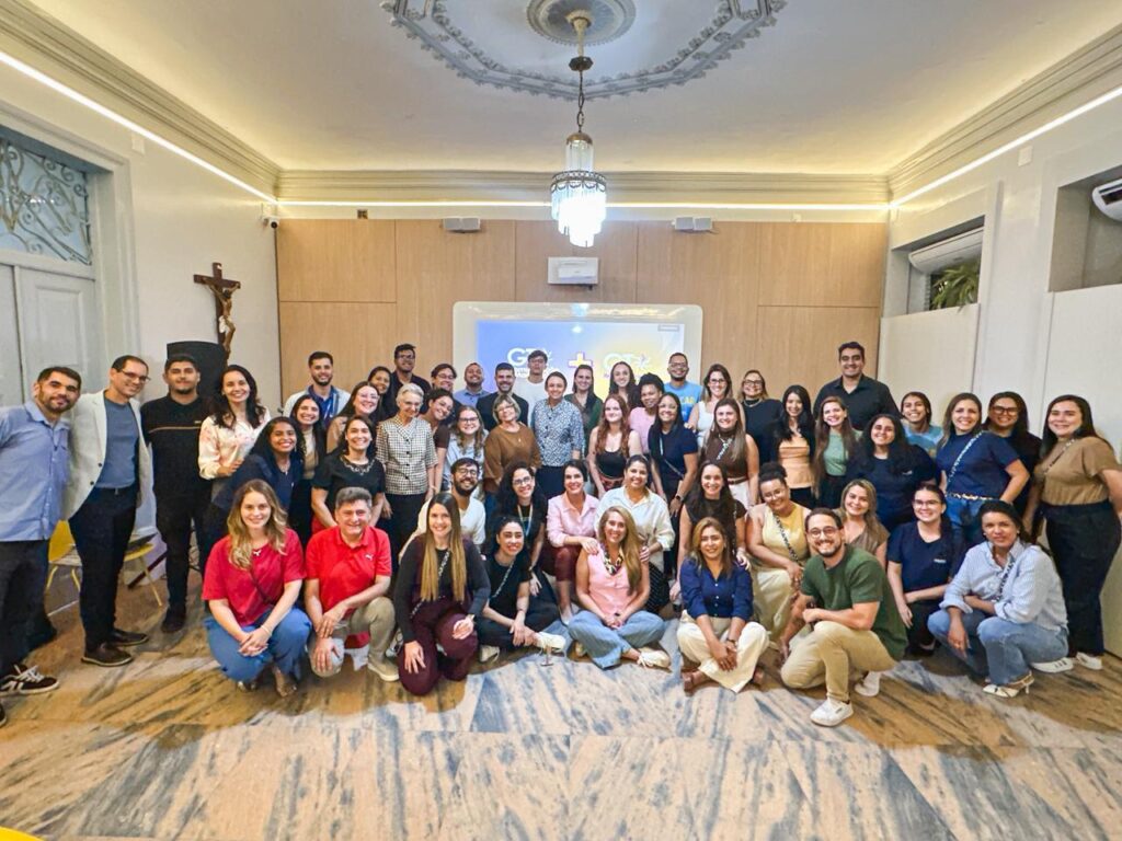 Profissionais de Comunicação, Marketing e Relacionamento em encontro estratégico da Rede Damas